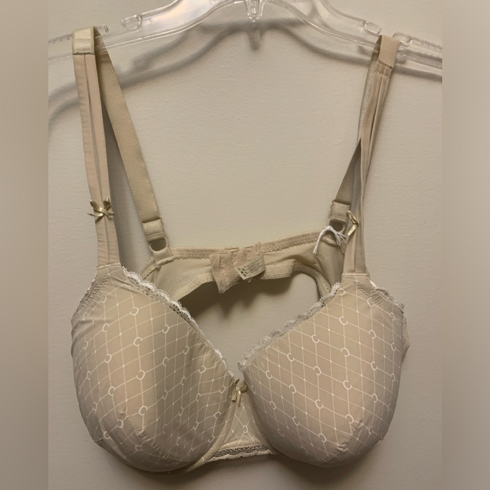 R6- Chantelle Cream Bra